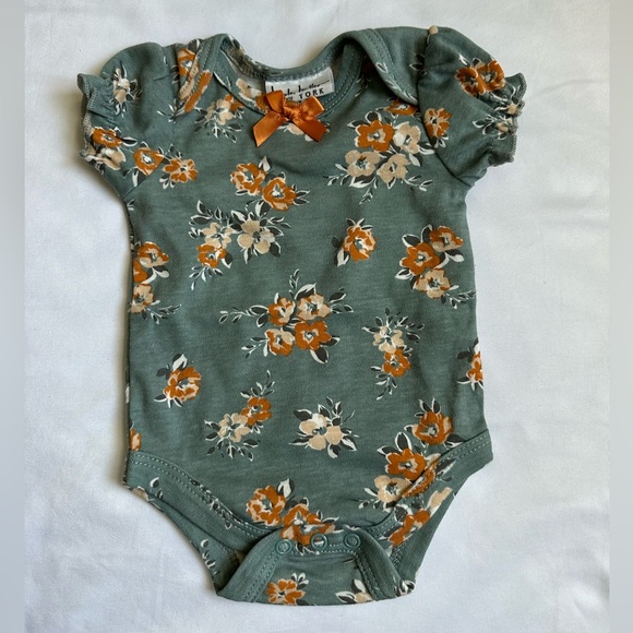 Baby Girl Fall Onesies 0-3 Months (3 pack) - Picture 3 of 6